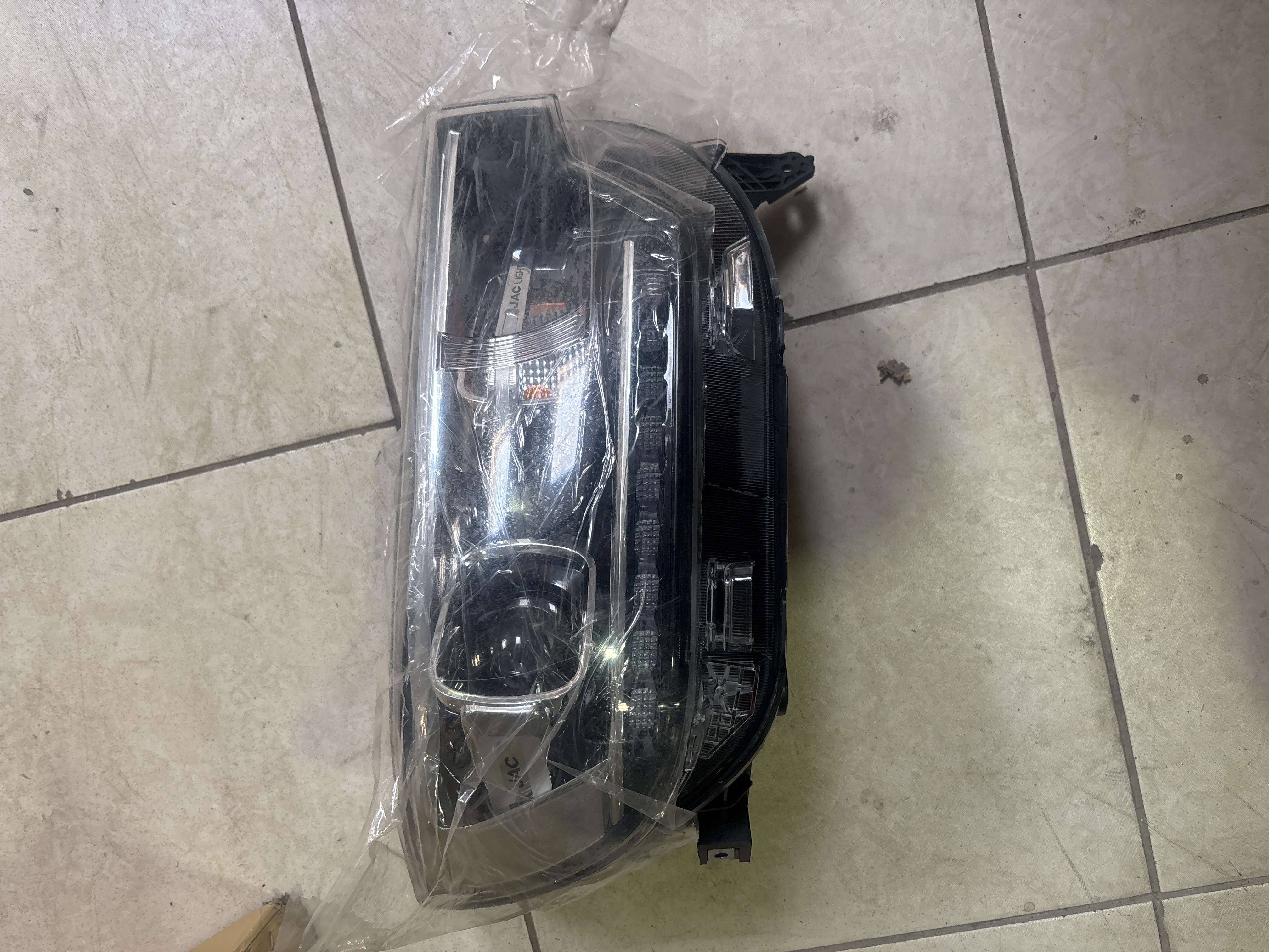 OPTICO JAC T8 1