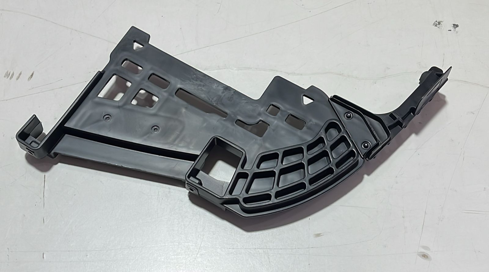 SOPORTE HYUNDAI TUCSON 1