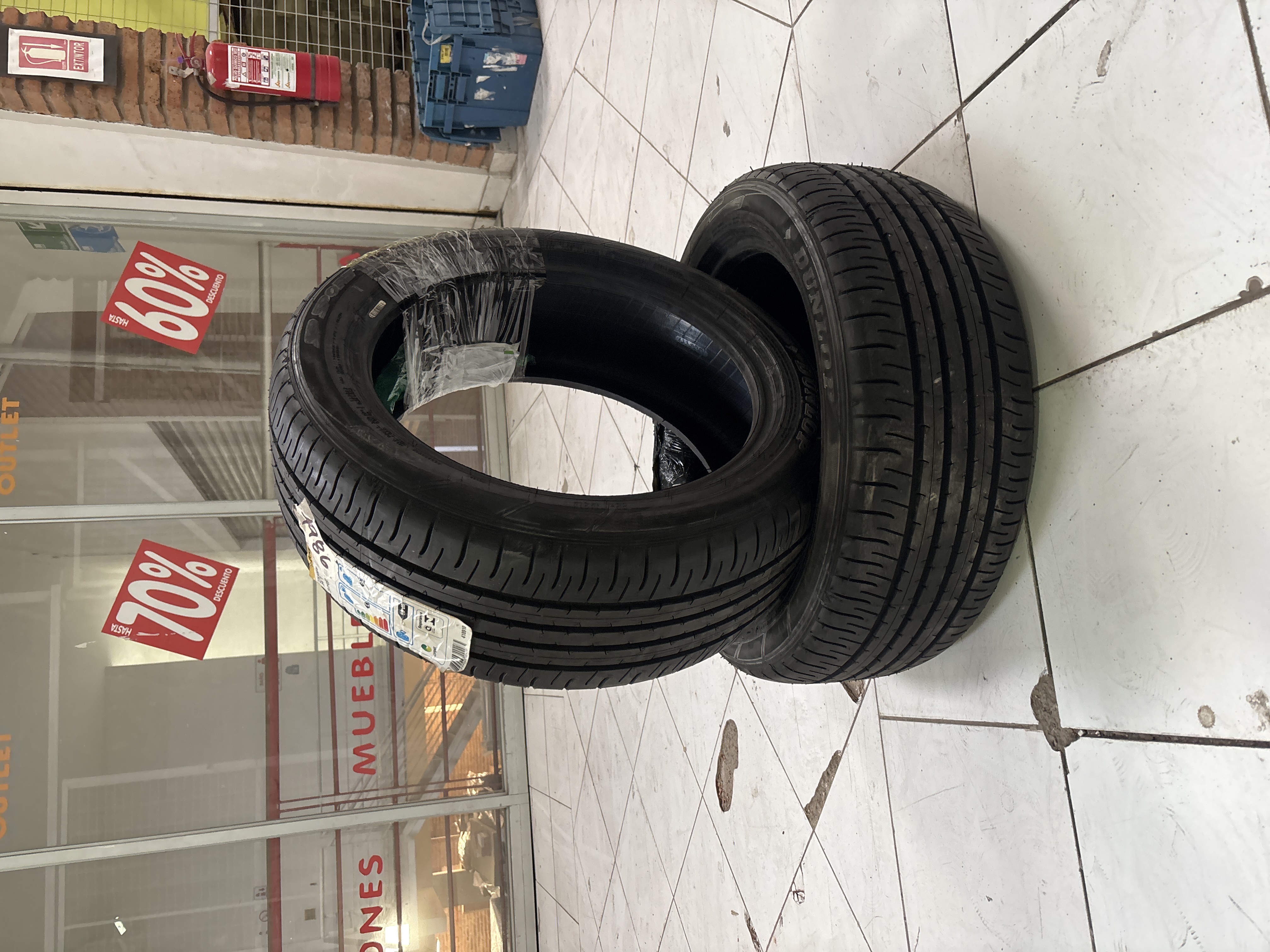 NEUMÁTICO DUNLOP SP SPORT MAXX 050 1