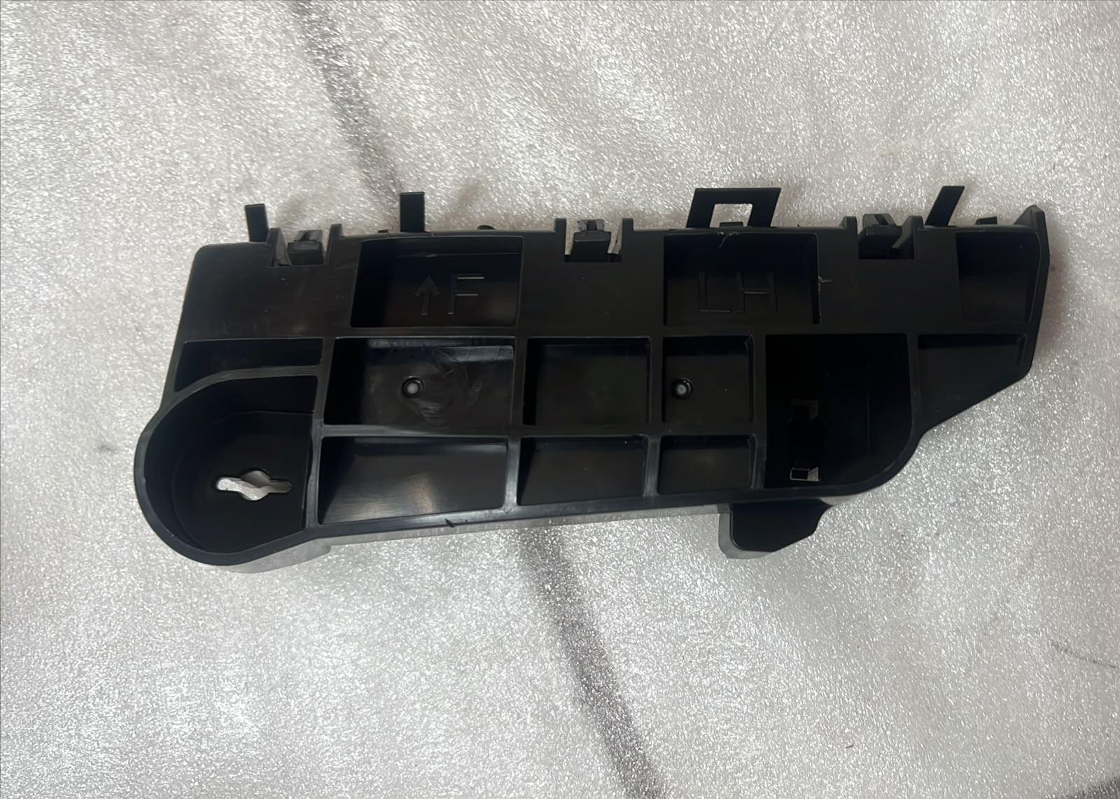 SOPORTE NISSAN MARCH 1