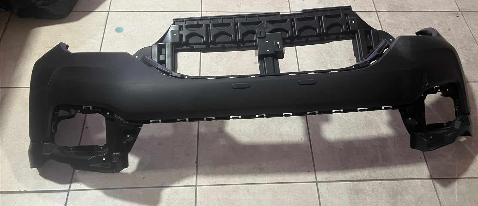 PARACHOQUE RAM 700 1