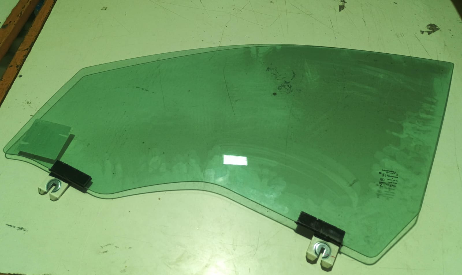 VIDRIO PARABRISAS JEEP CHEROKEE 1