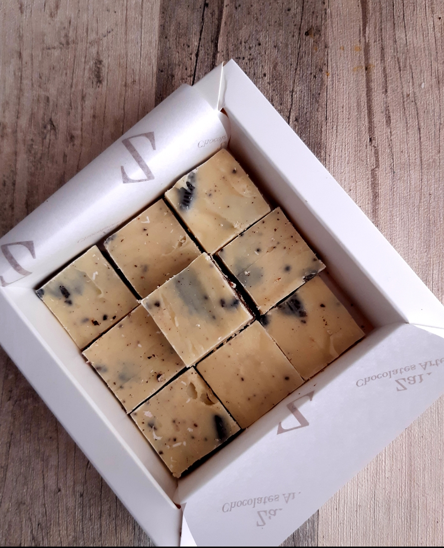 Caja Chocolates 10 unid Oreo Blanco 2