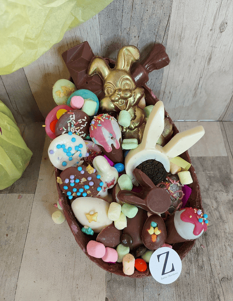 Huevo XL relleno de chocolates y dulces