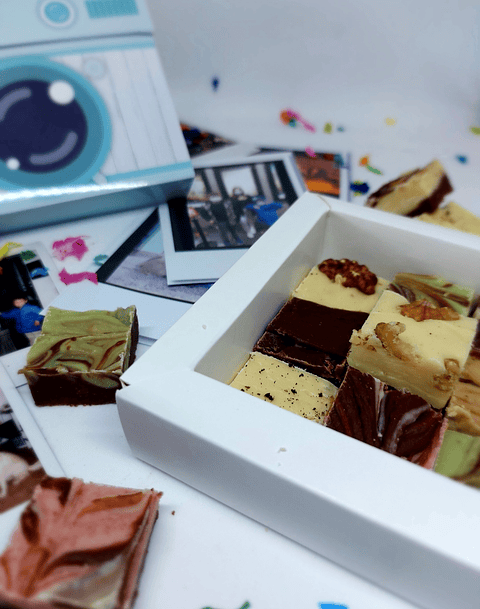 PACK Caja Chocolates + Cámara de fotos