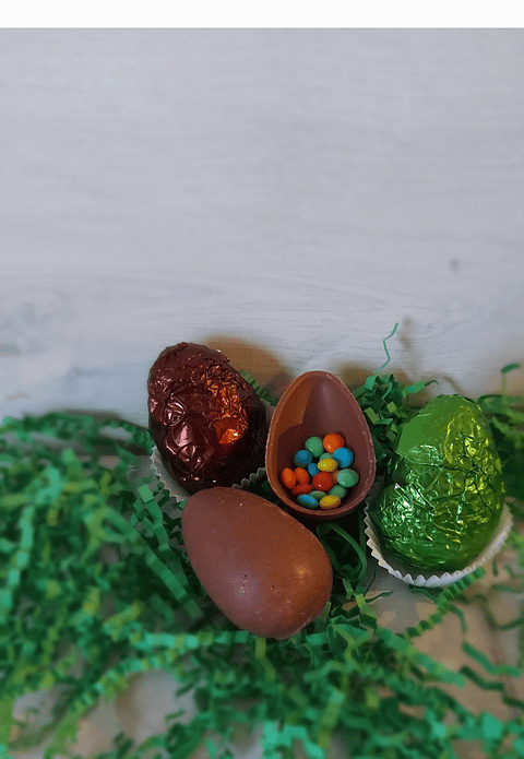 Huevos kinder relleno de chubis