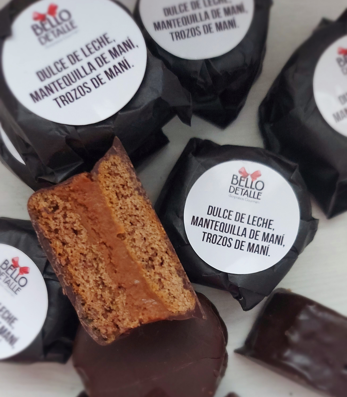 Alfajor Mantequilla de Maní y trozos ( Bello Detalle) 1