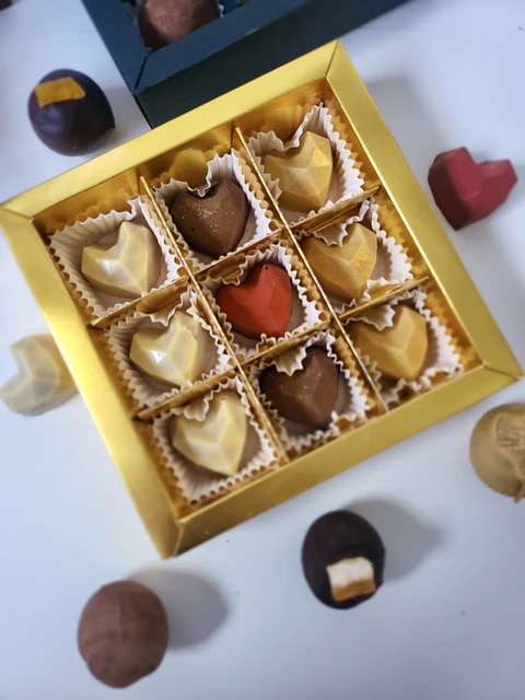 Los esenciales de mamá - Caja 9 bombones- PREVENTA EXCLUSIVA DIA DE LA MADRE