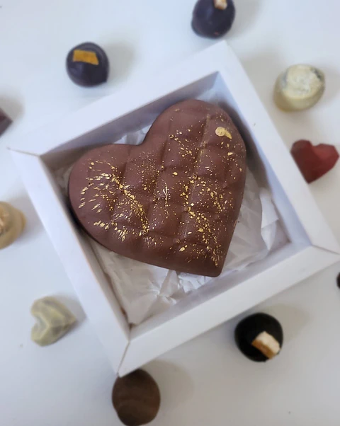 Fino y Elegante - Corazón con toques dorados  - PREVENTA EXCLUSIVA DIA DE LA MADRE