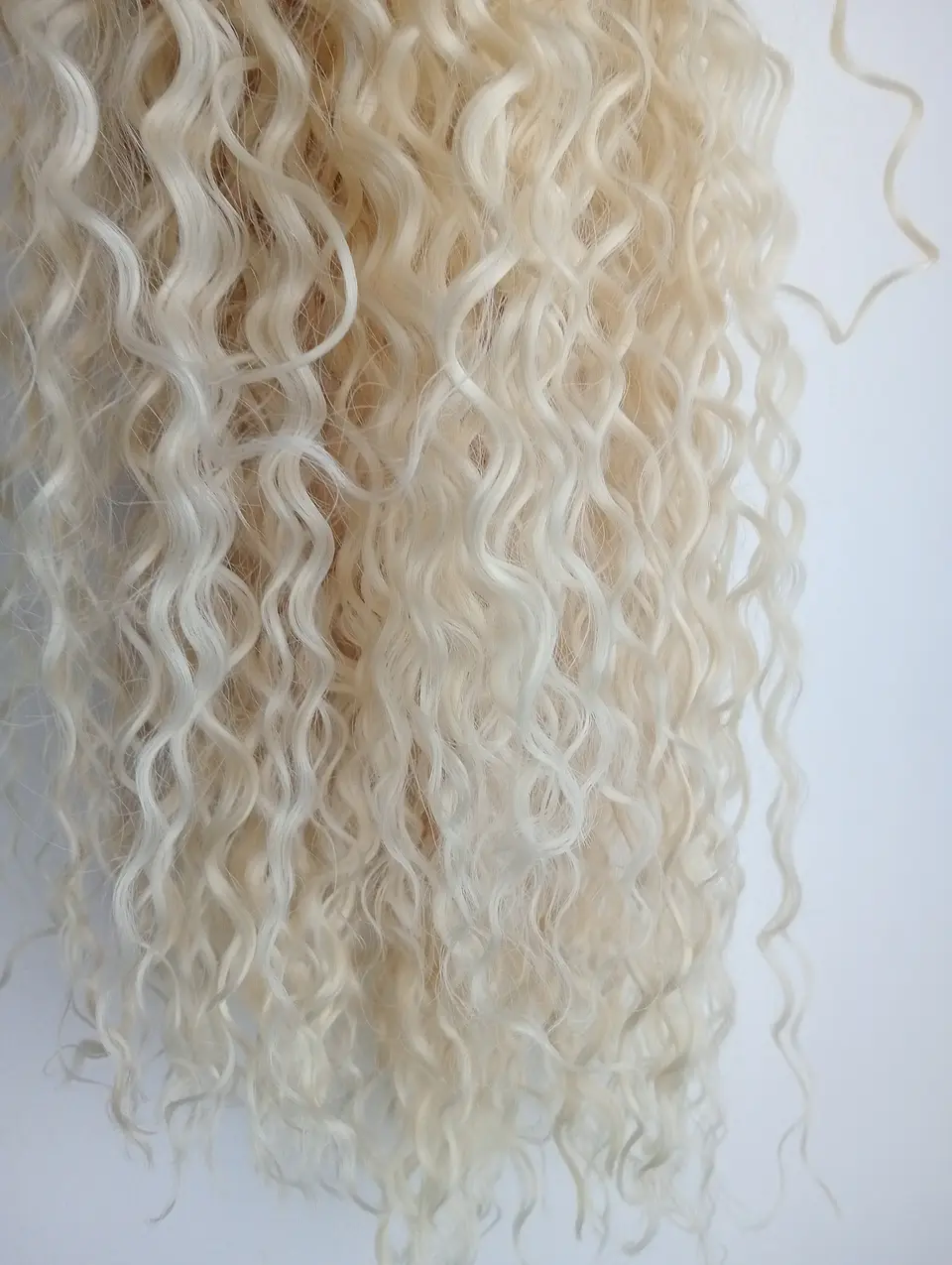 Cabelo de Fibra Premium Loiro Ondulado 613 — 300g 4