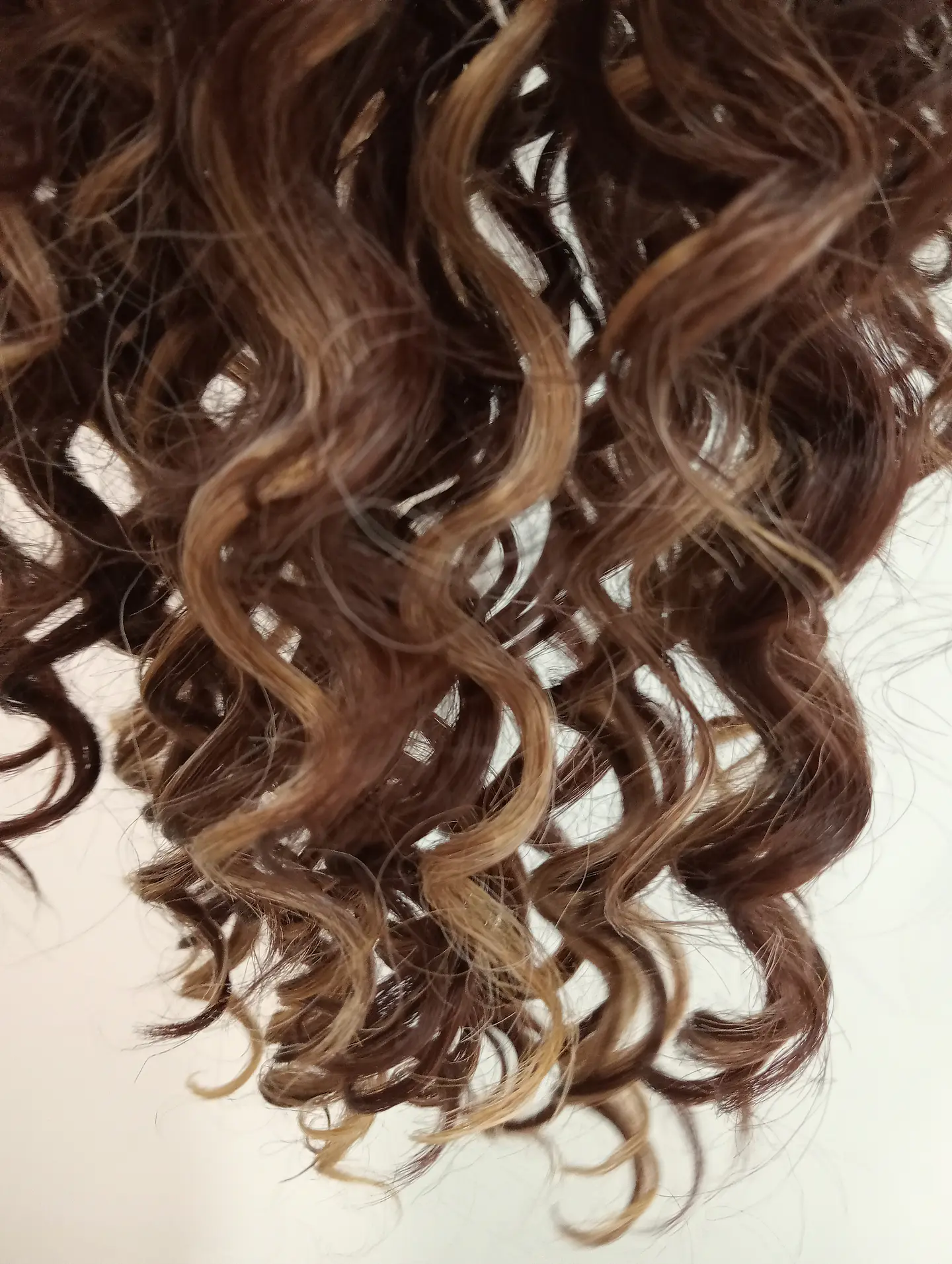 Peruca Wavy Morena Iluminada 63cm (250g) 3