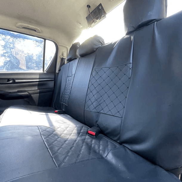 TOYOTA HILUX D CAB DX 4X4 2.4 2018 9