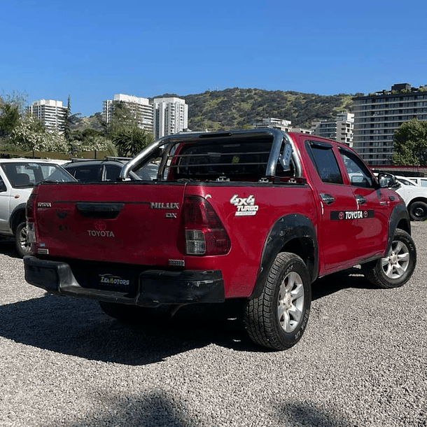 TOYOTA HILUX D CAB DX 4X4 2.4 2018 4