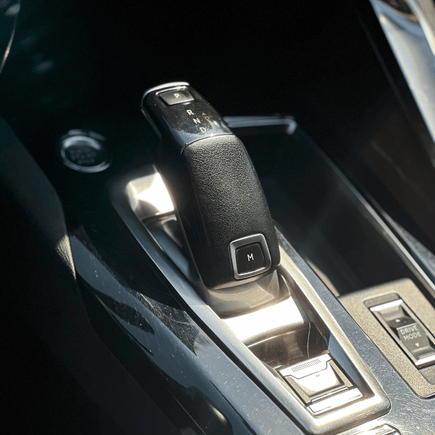 Peugeot 3008 1.5 BlueHDI 130 Active 2021 11