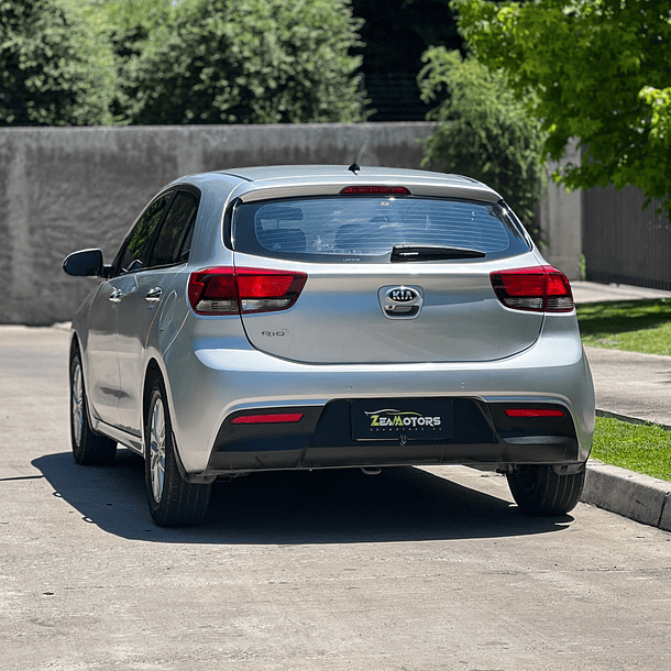 Kia Rio 5 EX 1.4 2019 4