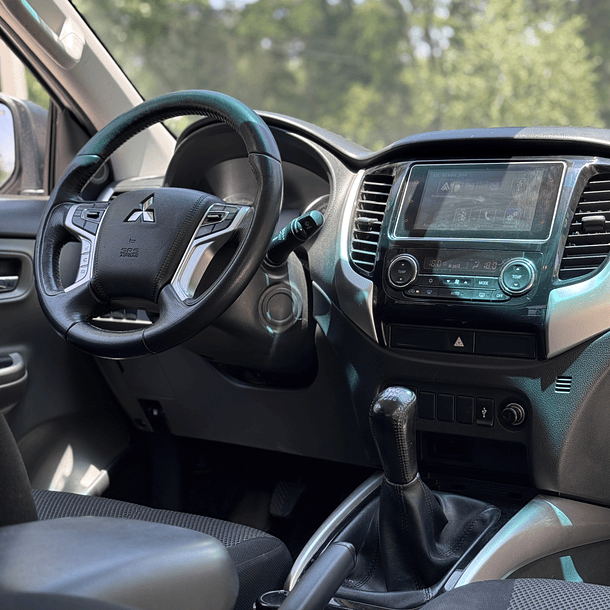 Mitsubishi L200 Dakar CRS 4x4 2.4 2019 11