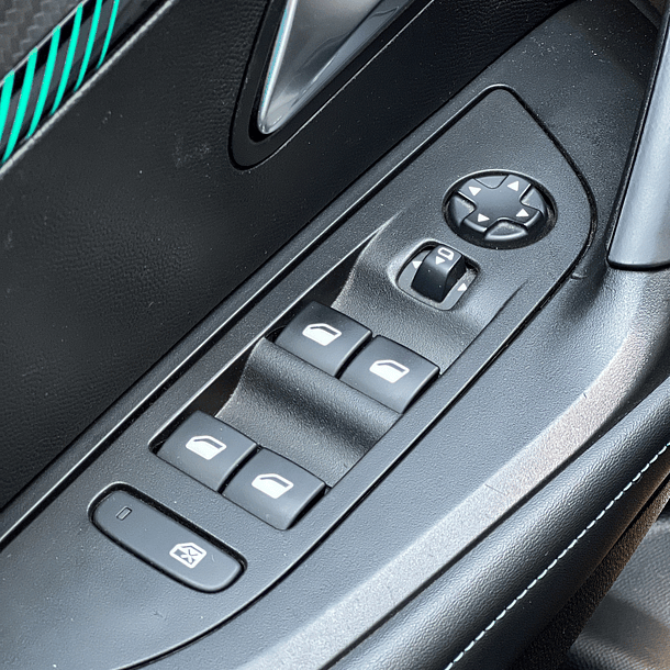 Peugeot  2008 1.2 Puretech 130 Allure Pack 2022 14