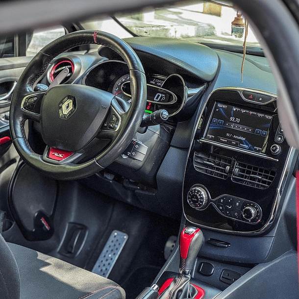 Renault Clio IV HB RS 1.6 AUT 2015 8