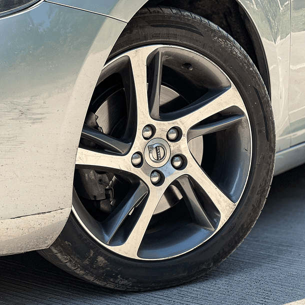 VOLVO V40 2.0 MT 2018 6