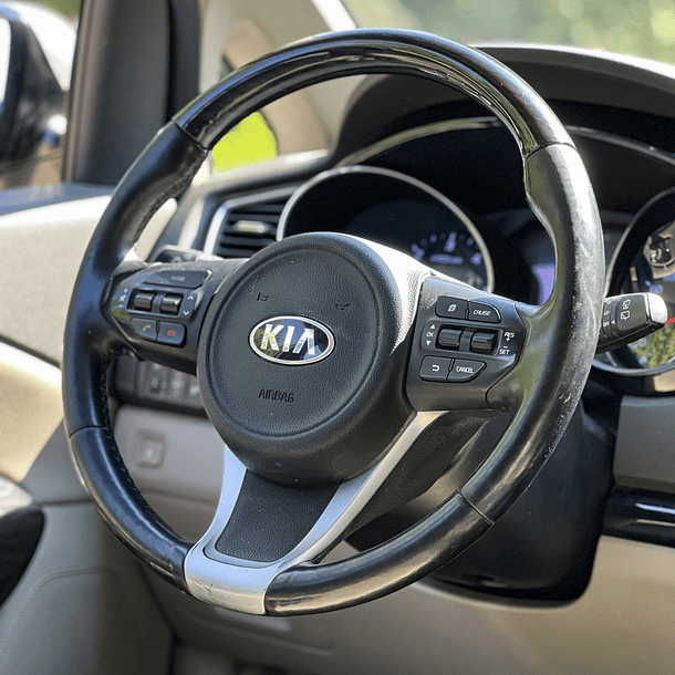 KIA GRAND CARNIVAL EX LIMITED 2.2 DIESEL AUT 2017 12