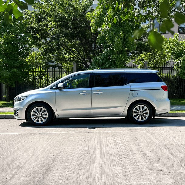 KIA GRAND CARNIVAL EX LIMITED 2.2 DIESEL AUT 2017 2