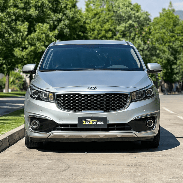 KIA GRAND CARNIVAL EX LIMITED 2.2 DIESEL AUT 2017 3
