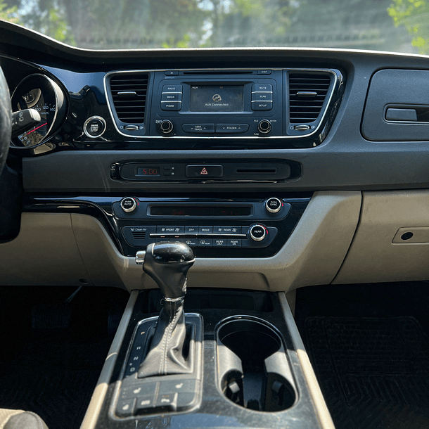 KIA GRAND CARNIVAL EX LIMITED 2.2 DIESEL AUT 2017 9