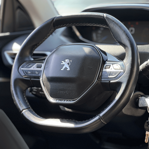 Peugeot 3008 1.5 BlueHDI 130 Active 2020 12