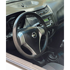 Nissan NP300 SC S 2.3D MT 2018 5