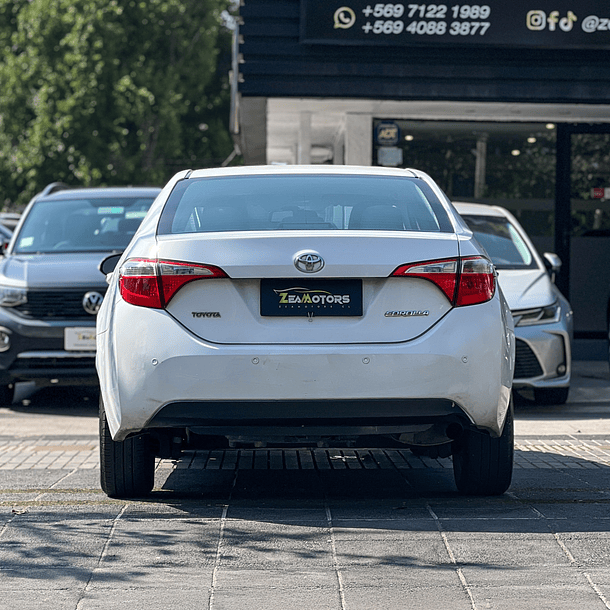 Toyota Corolla 1.8 Gl CVT  2016 4