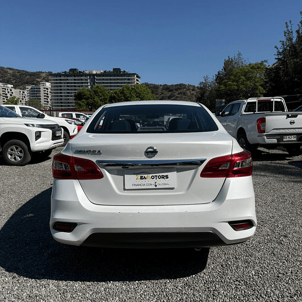 Nissan Sentra 1.8 AT Advance 2020 5