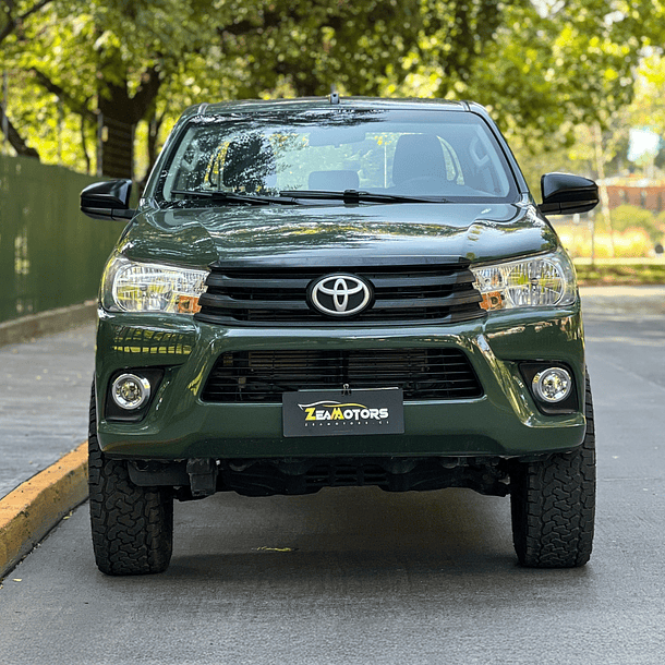 TOYOTA HILUX 2.4 MT 4X4 DX 2022 3