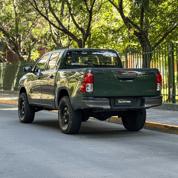 TOYOTA HILUX 2.4 MT 4X4 DX 2022 4