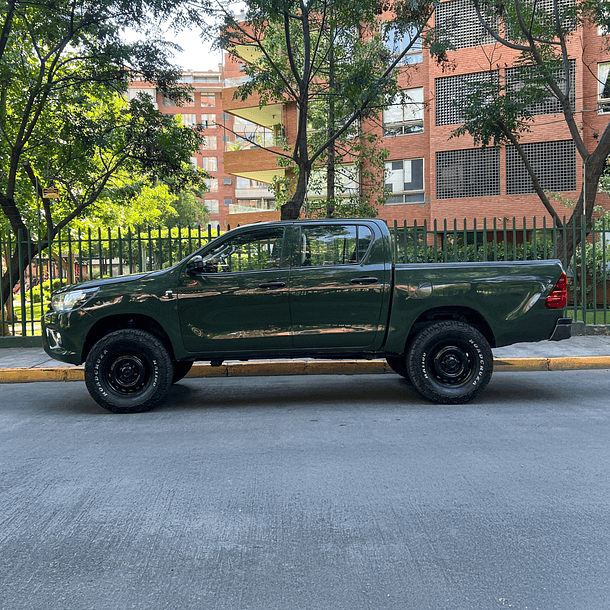 TOYOTA HILUX 2.4 MT 4X4 DX 2022 2