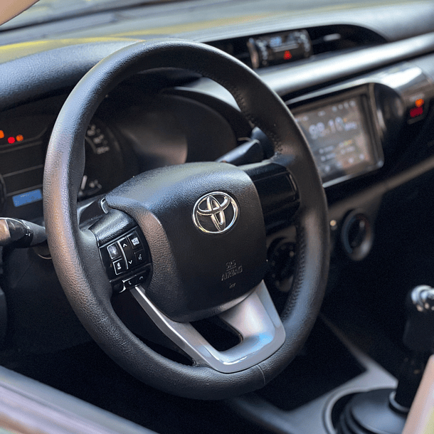 TOYOTA HILUX 2.4 MT 4X4 DX 2022 7