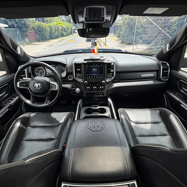 RAM 1500  CREW CAB LARAMIE 4X4 5.7 AUT 2022 6