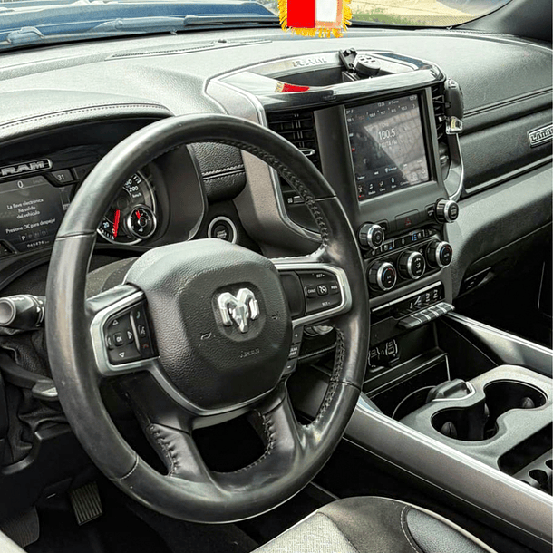 RAM 1500  CREW CAB LARAMIE 4X4 5.7 AUT 2022 5