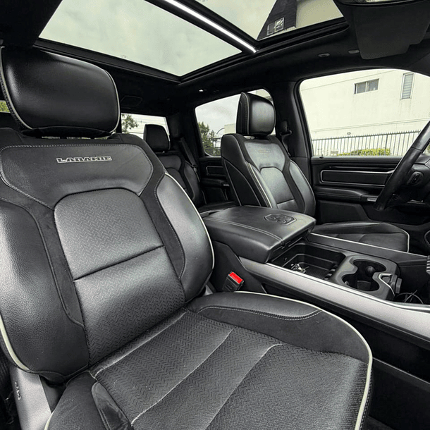 RAM 1500  CREW CAB LARAMIE 4X4 5.7 AUT 2022 8