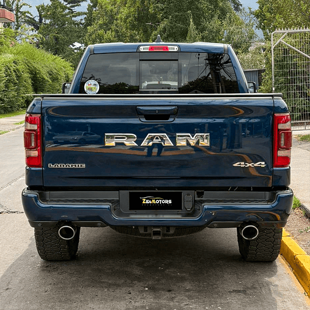 RAM 1500  CREW CAB LARAMIE 4X4 5.7 AUT 2022 4