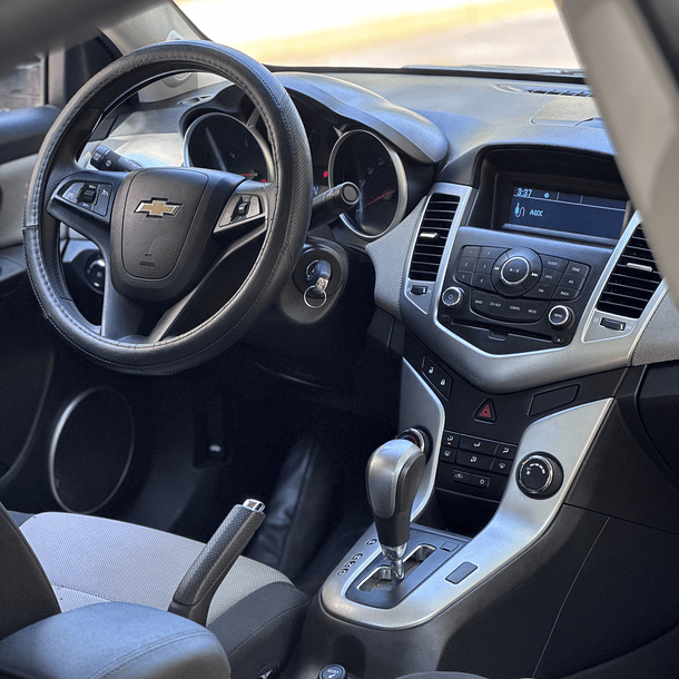 Chevrolet Cruze LS 1.8 AT 11