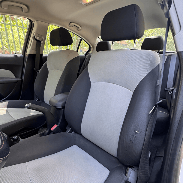 Chevrolet Cruze LS 1.8 AT 12