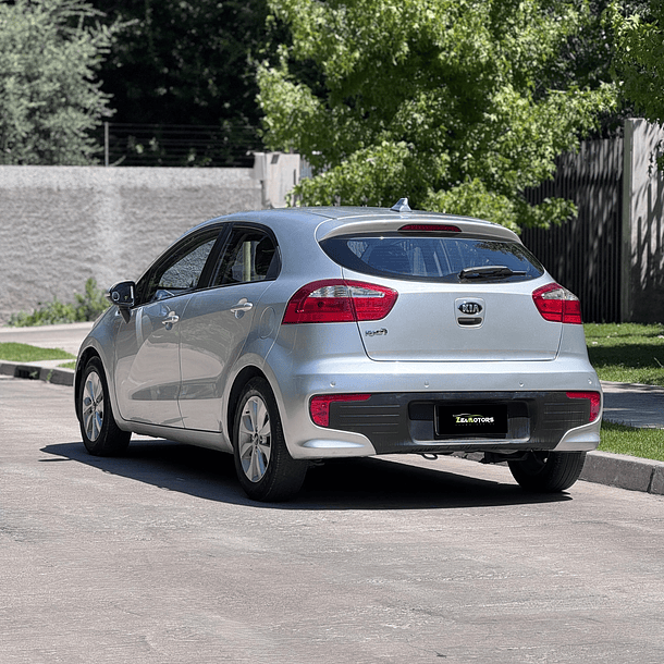 Kia Rio 5 EX 1.4 AT 2016  3