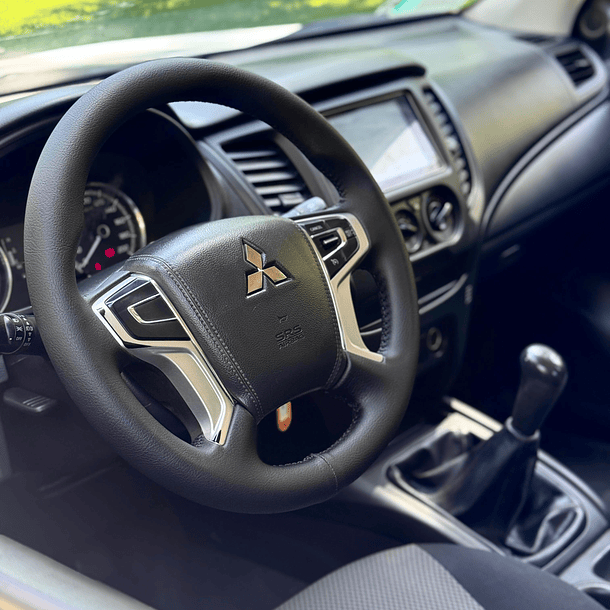 Mitsubishi L200 2.4 TD Work CD CR 2023 6