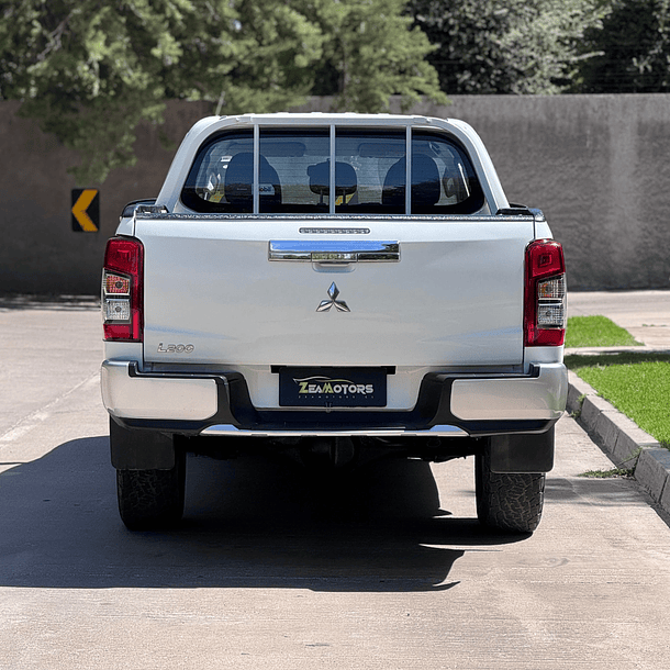 Mitsubishi L200 2.4 TD Work CD CR 2023 3