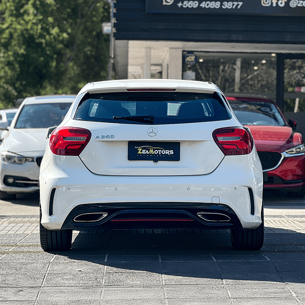 MERCEDES BENZ A250 SPORT 2.0 4X2 AUT 5P 2017 4