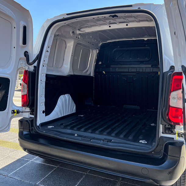 Opel combo 2025 M/T Descuenta IVA 5