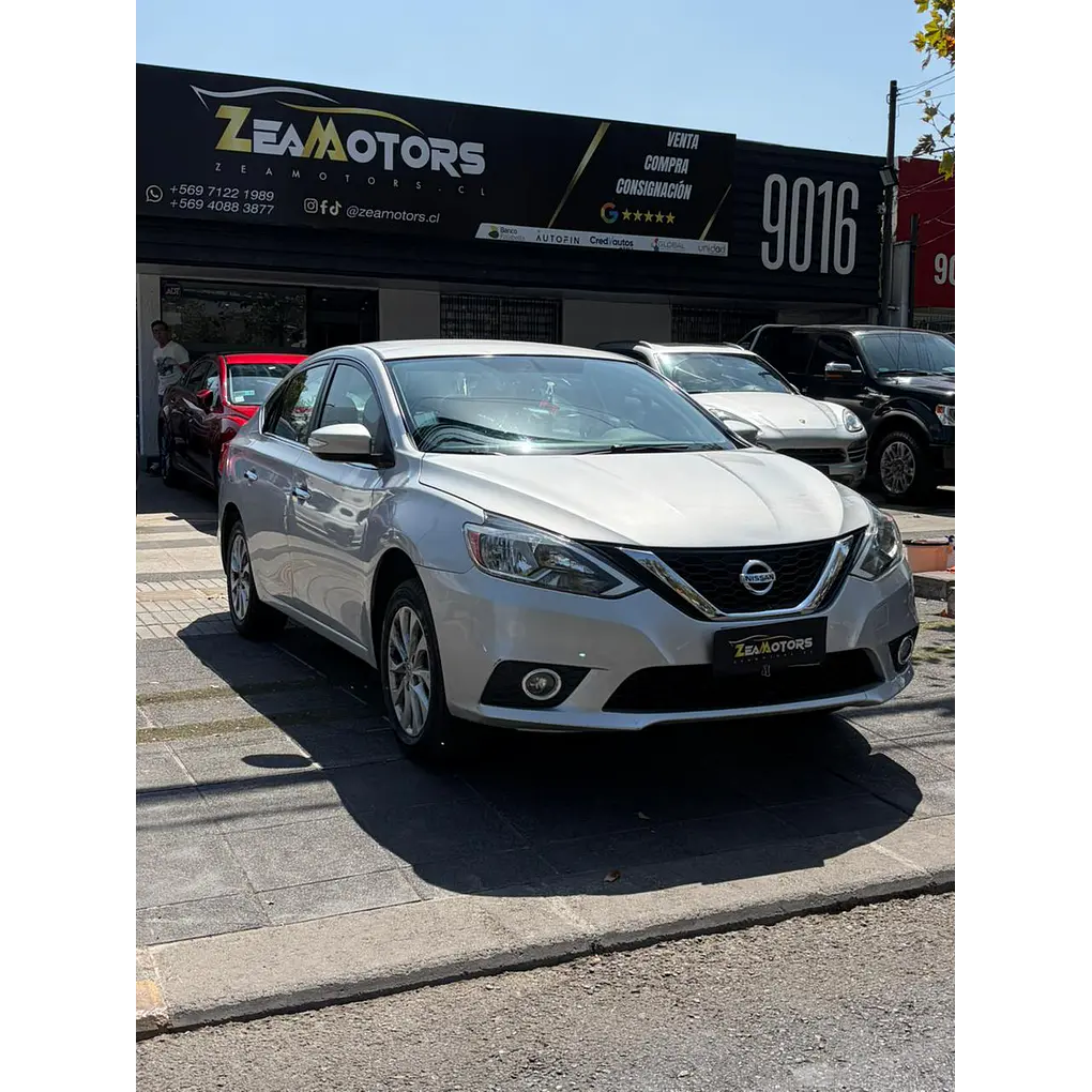 Nissan 5 — foto 8 de 11