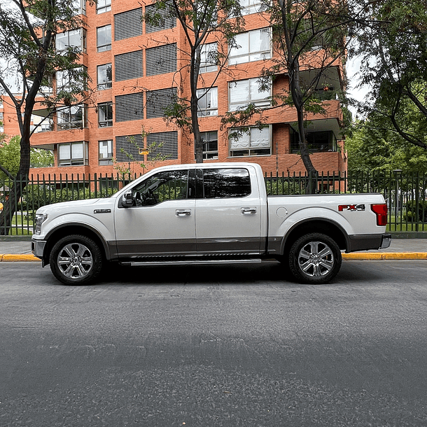 Ford F-150 5.0 Lariat Luxury 4x4 2020 2
