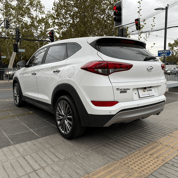 HYUNDAI TUCSON 1.7  2018 6