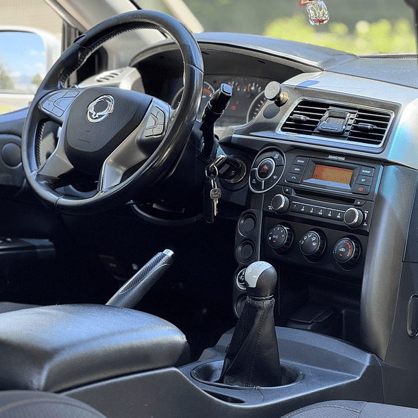 SSANYONG action sport 2.0 4x2 2019 8